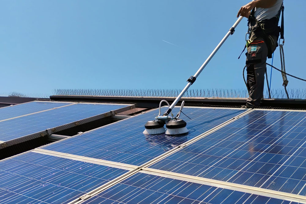 Pulizia professionale pannelli fotovoltaici SGD Group