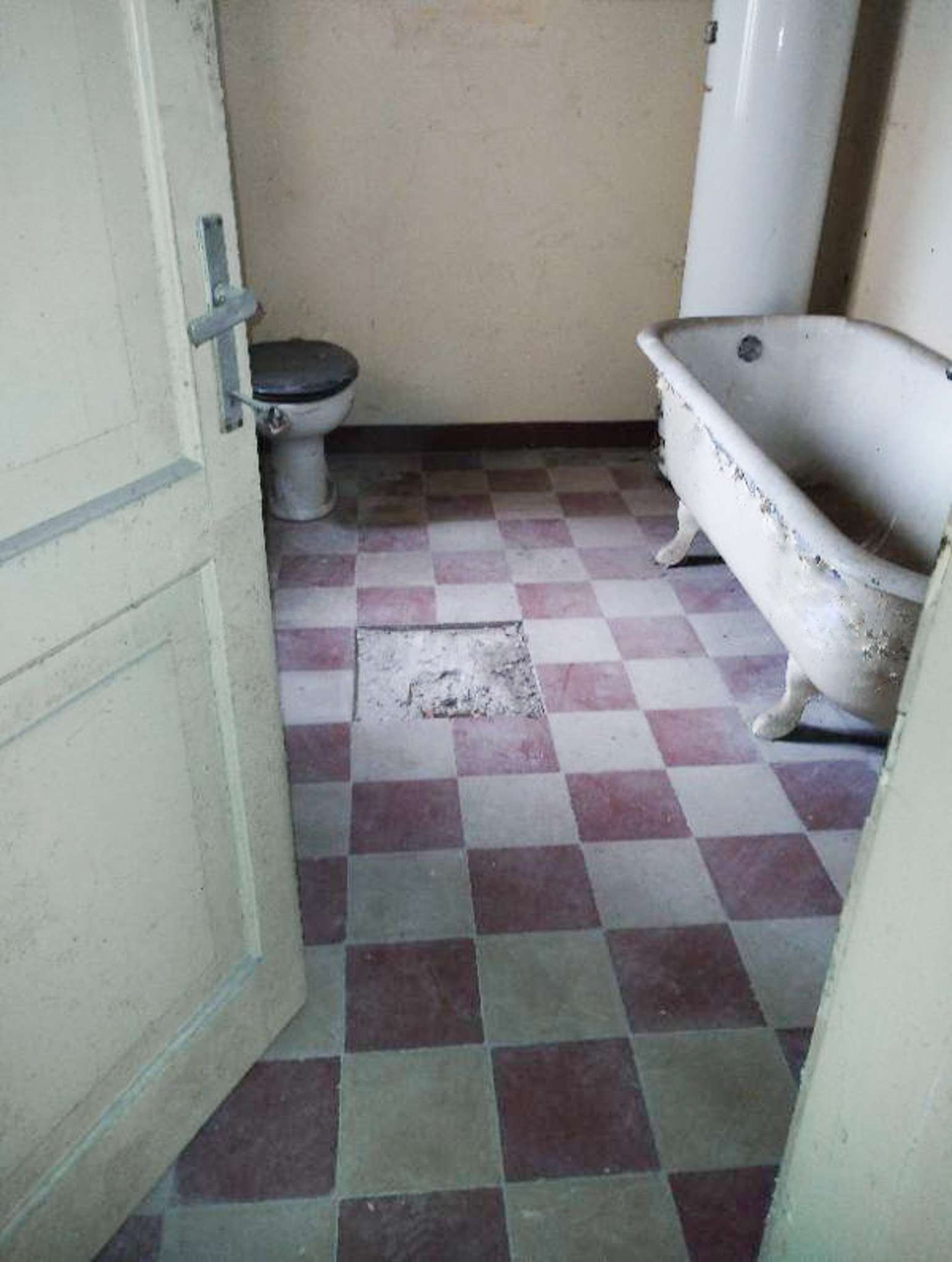 Sgombero ex distretto bagno dopo